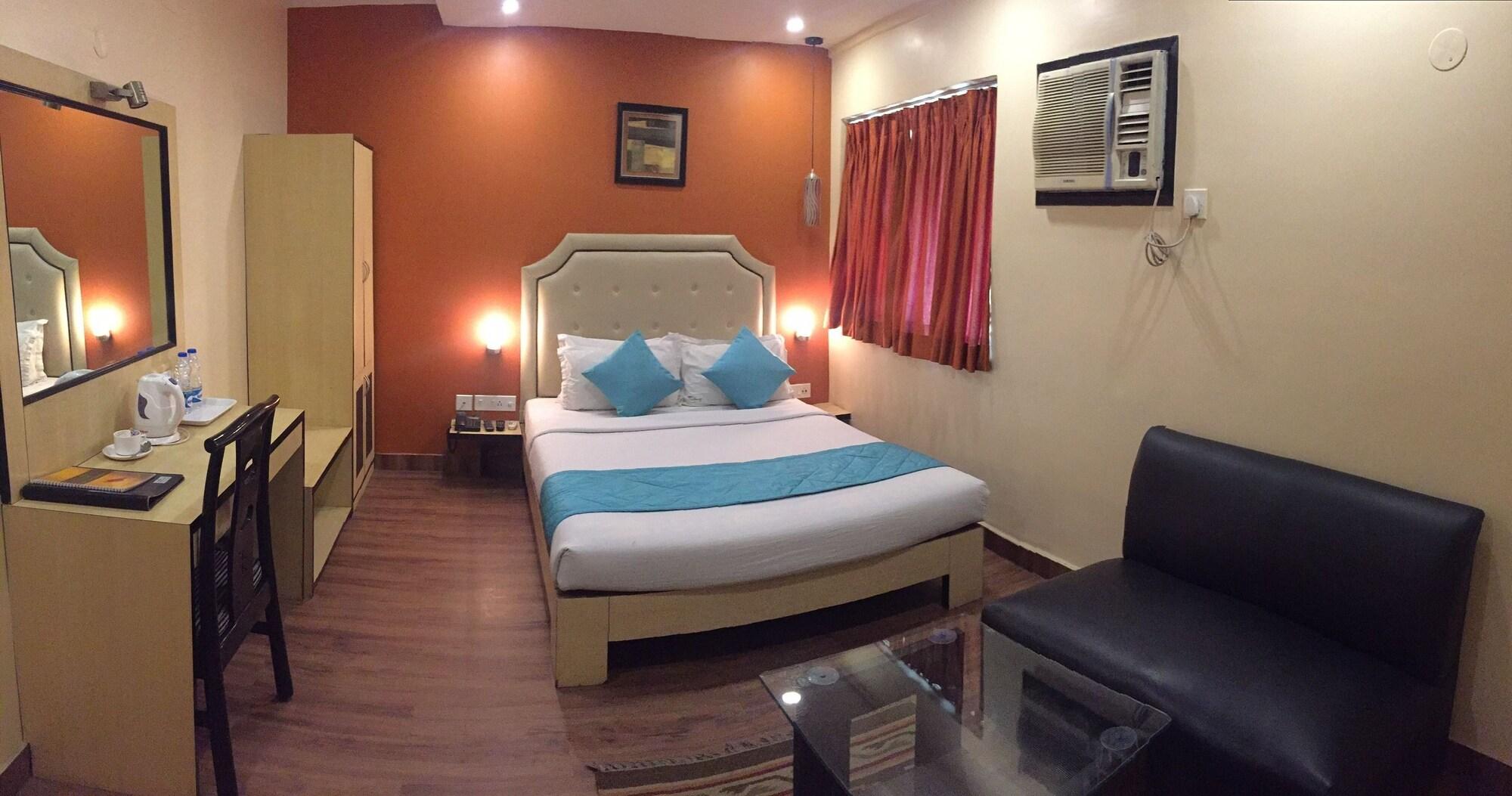 כלכותה Hotel Crestwood מראה חיצוני תמונה