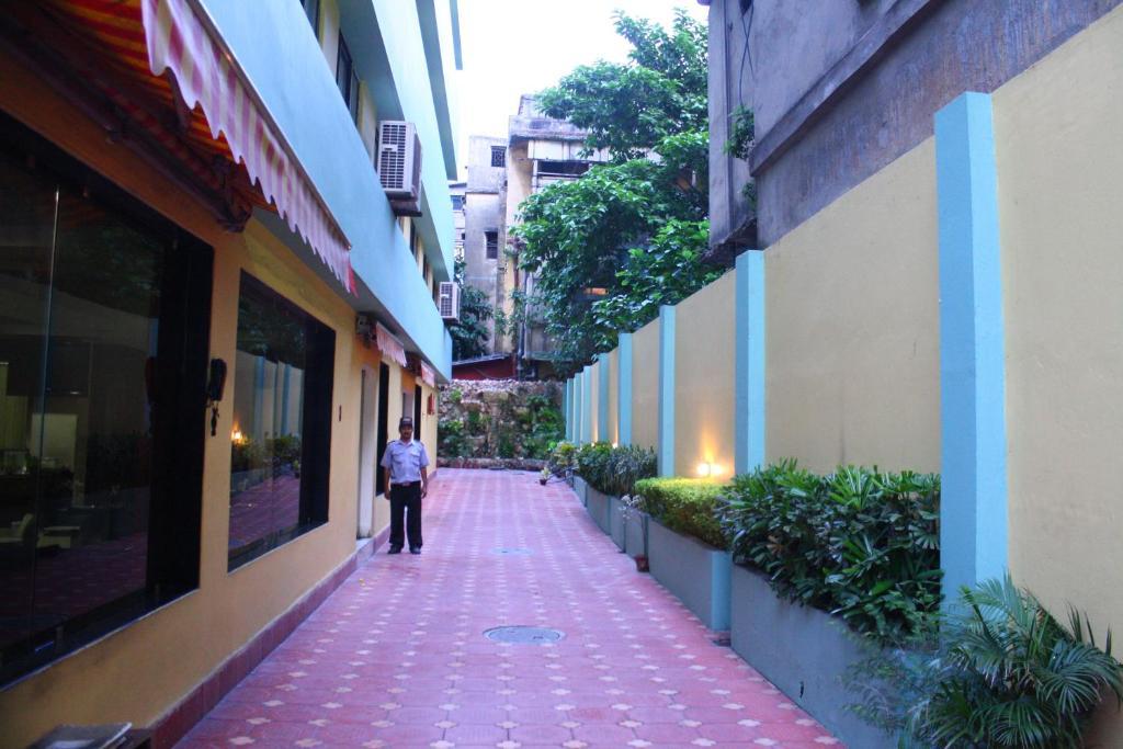 כלכותה Hotel Crestwood מראה חיצוני תמונה