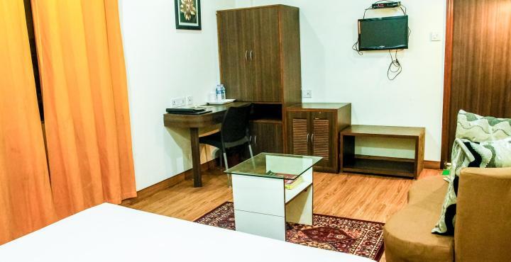 כלכותה Hotel Crestwood מראה חיצוני תמונה