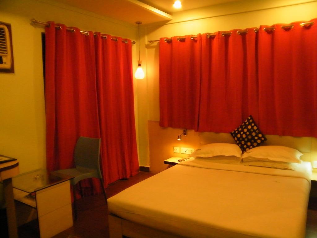 כלכותה Hotel Crestwood חדר תמונה